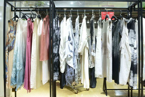 專賣店斷碼服裝批發,新手店主應該注意些什么